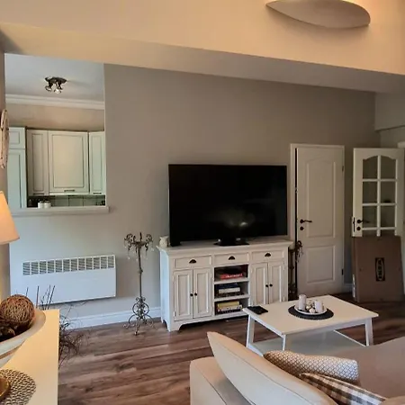 Suzy&demi Apartment Split